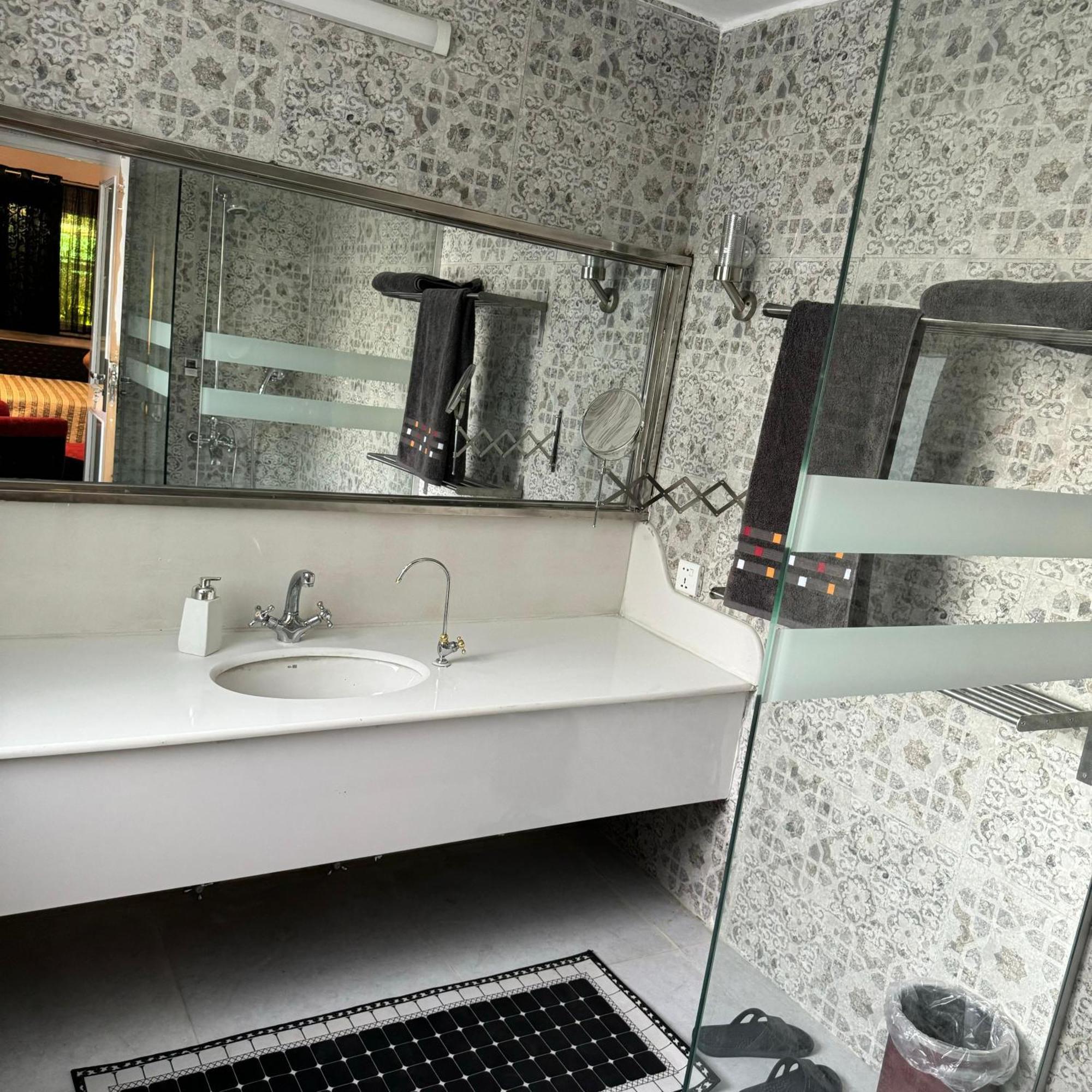 Greenlux Residency Равалпинди Экстерьер фото